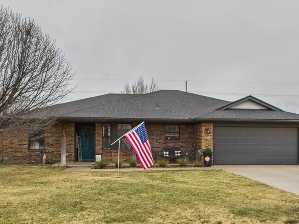 1611 N Zimmers St, Pampa, TX 79065