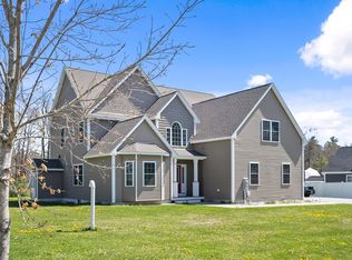 44 Sheffield St, Windham, NH 03087
