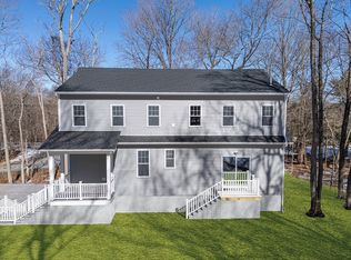 54 High St, Ashland, MA 01721