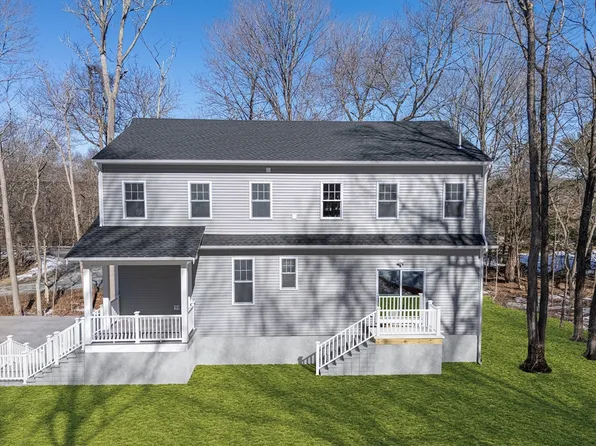 54 High St, Ashland, MA 01721