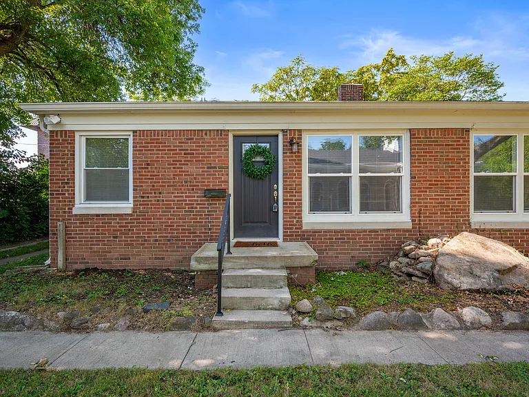 5245 E Market St — Photo 14