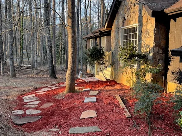 180 Little Creek Dr, Fayetteville, GA 30214