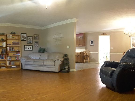 Spacious living room