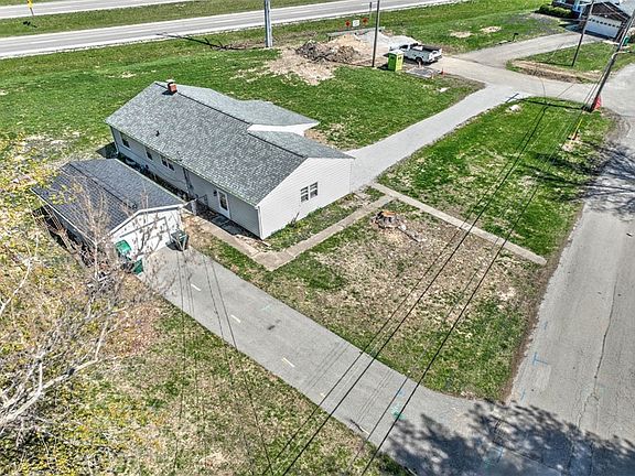 4th image of 3458 E Oakwood Ave