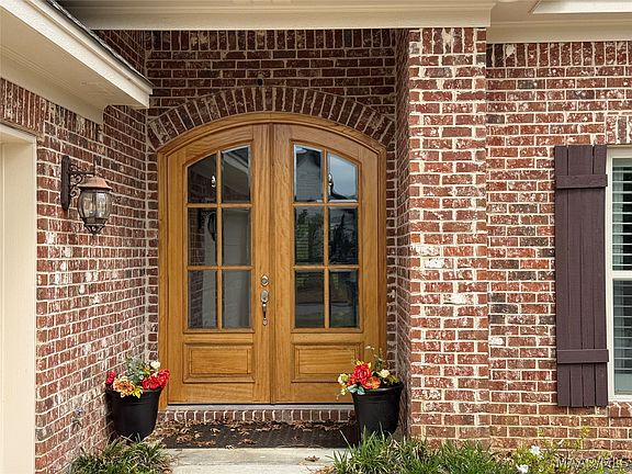 2nd image of 3924 Turning Leaf Loop