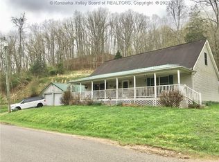 497 Frogs Creek Rd, Charleston, WV 25312