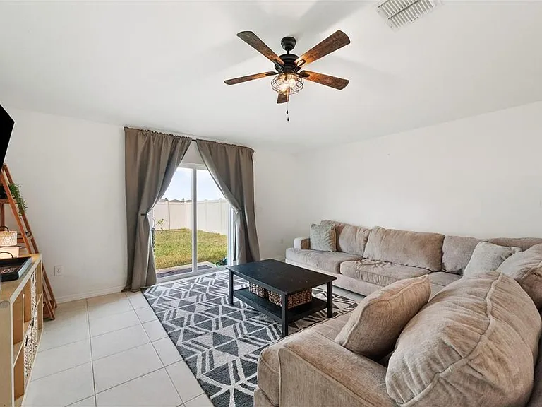 5517 Blue Azure Dr — Photo 8