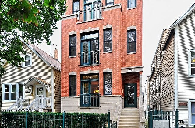 1st image of 3038 N Leavitt St #3