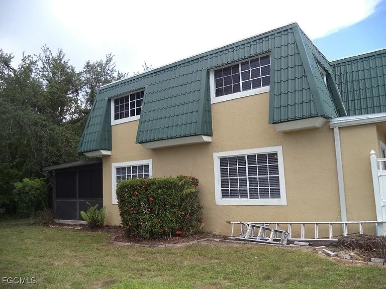 Harbour Club Rd — Photo 3