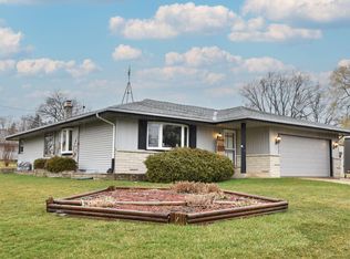 6105 N 113th St, Milwaukee, WI 53225