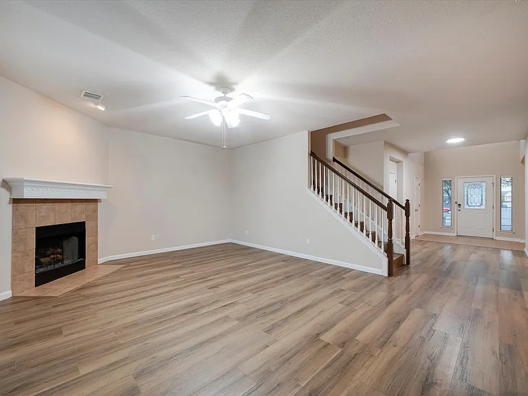 185 Hometown Pkwy — Photo 10