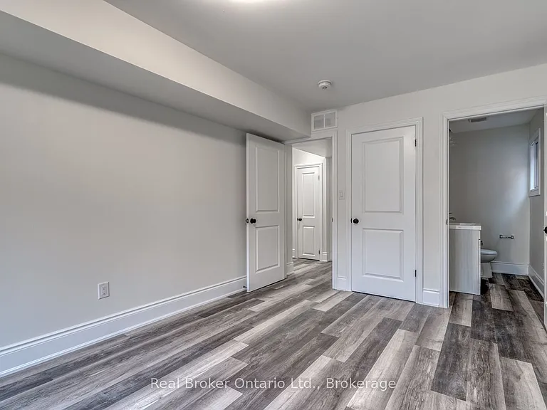220 Caroline St S #1 — Photo 11