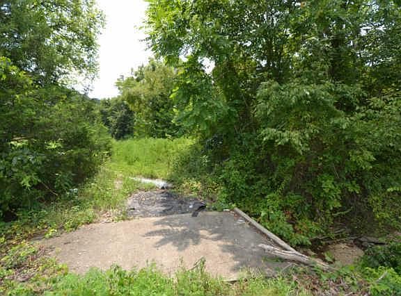 3rd image of 62 Bishop Hollow Ln