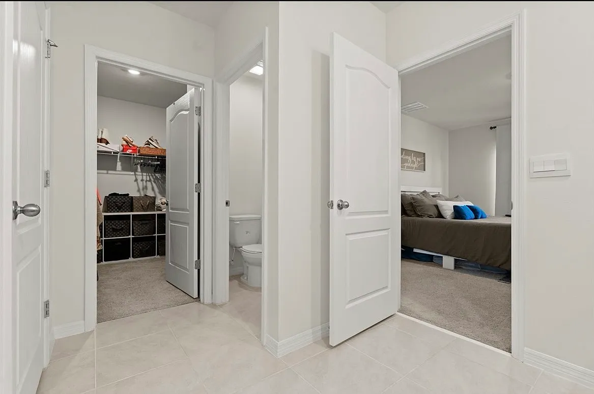 4 bed, 1855 sqft, $2,600 — Photo 3