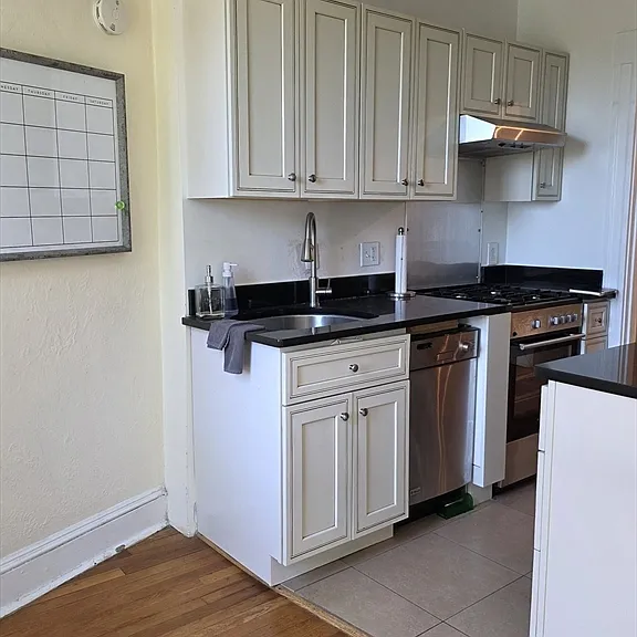 122 Riverway #10 — Photo 7