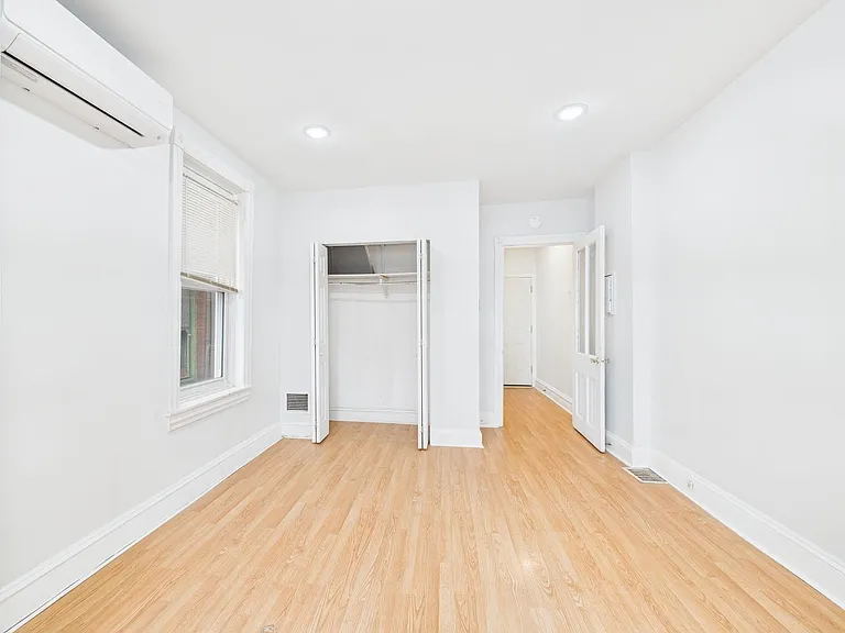 2914 Girard Ave — Photo 9