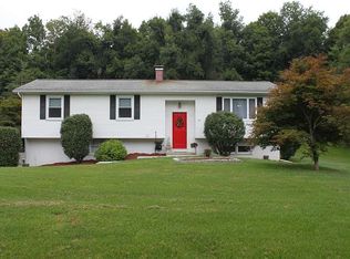 141 Pocono Rd, Danbury, CT 06804