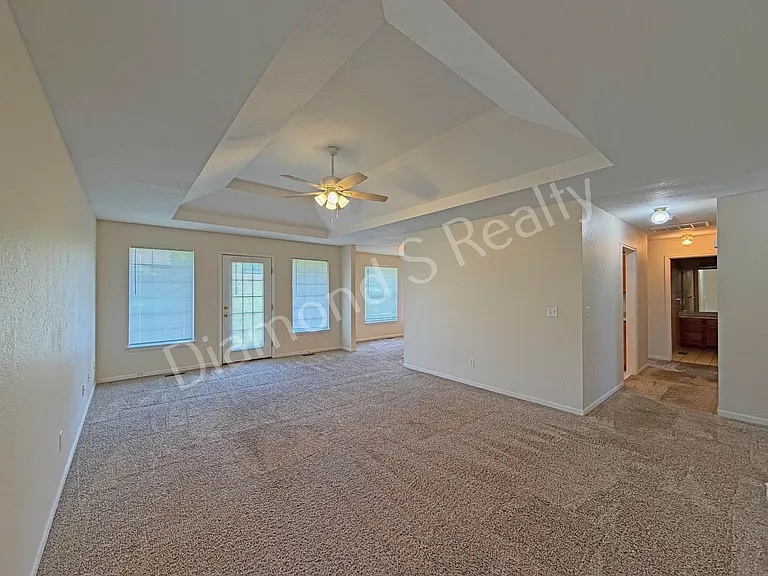 1285 W Bridgewood Pl — Photo 3