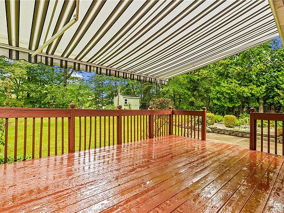 5th image of 725 Ravine Dr