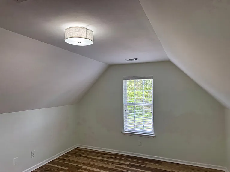 136 Madelia Pl — Photo 49