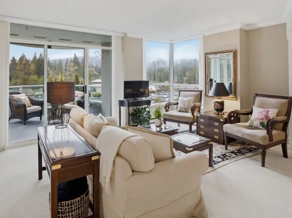 995 Roche Point Dr #704, North Vancouver, BC V7H 2X4