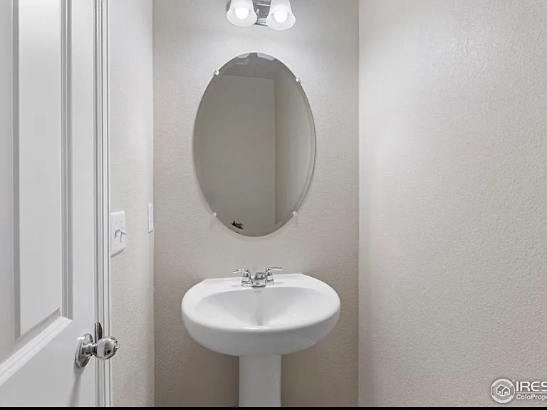 305 Shoveller Way — Photo 3