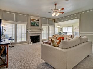 321 Kessler Dr, Euless, TX 76039