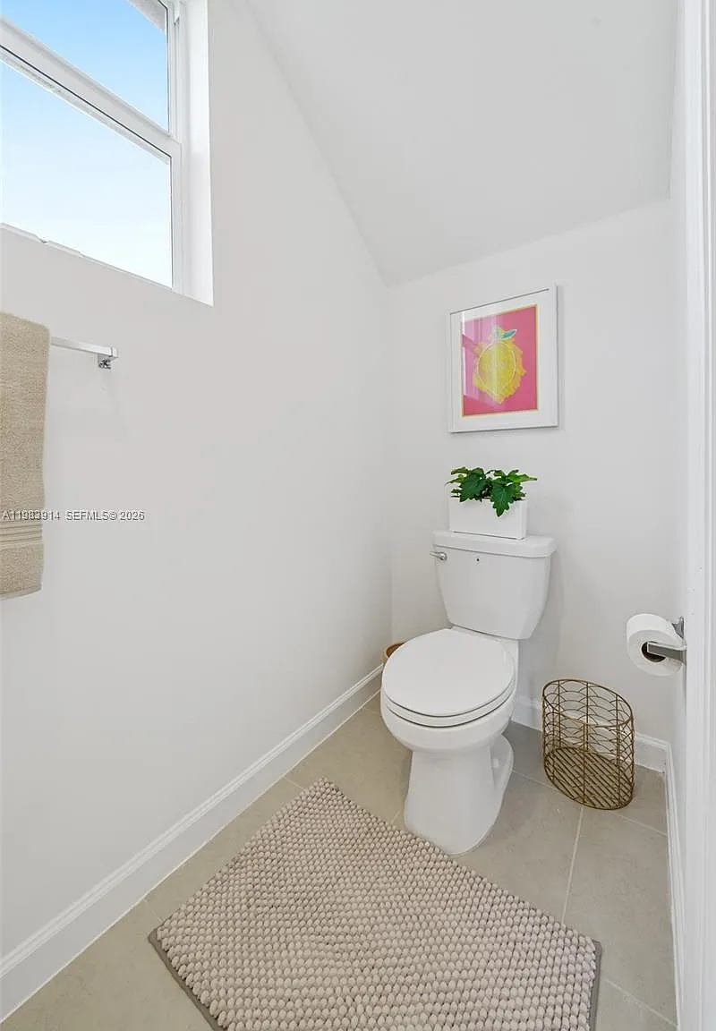 4 bed, 1393 sqft, $2,995 — Photo 4