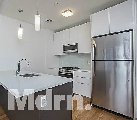 Rented by Mdrn Residential | media 2