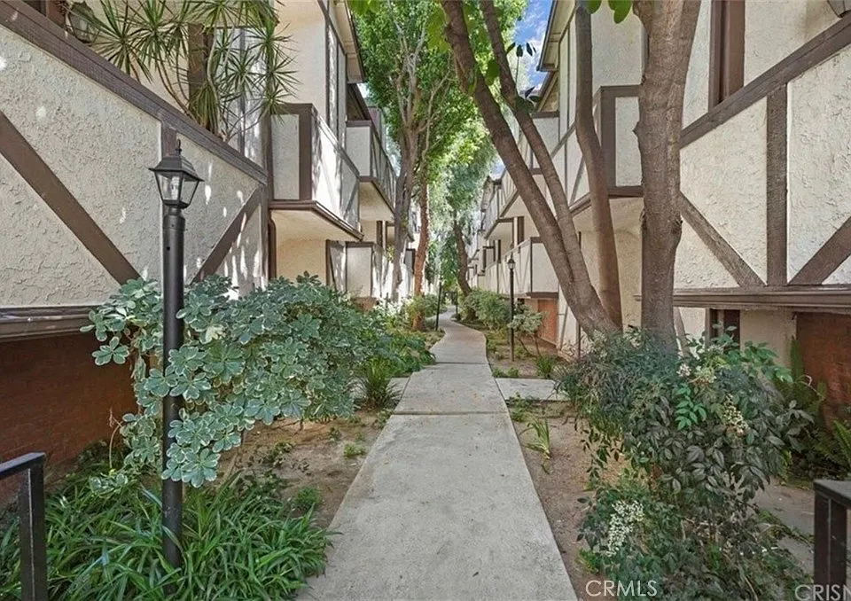 21815 Saticoy St #30