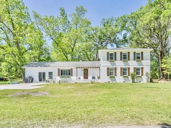 215 Fox Rd, Richmond Hill, GA 31324