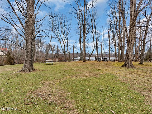 5th image of 267 Phalanx Road