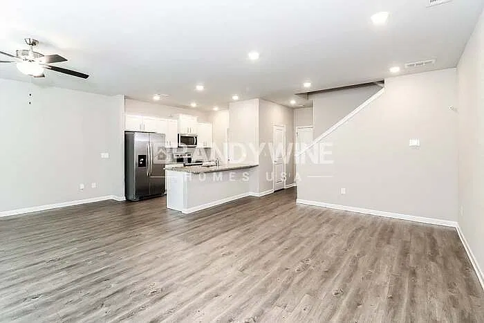 4 bed, 2.5 bath, 1785 sqft, $2,245 — Photo 4