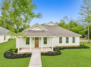 2246 Caroline St, Mandeville, LA 70448