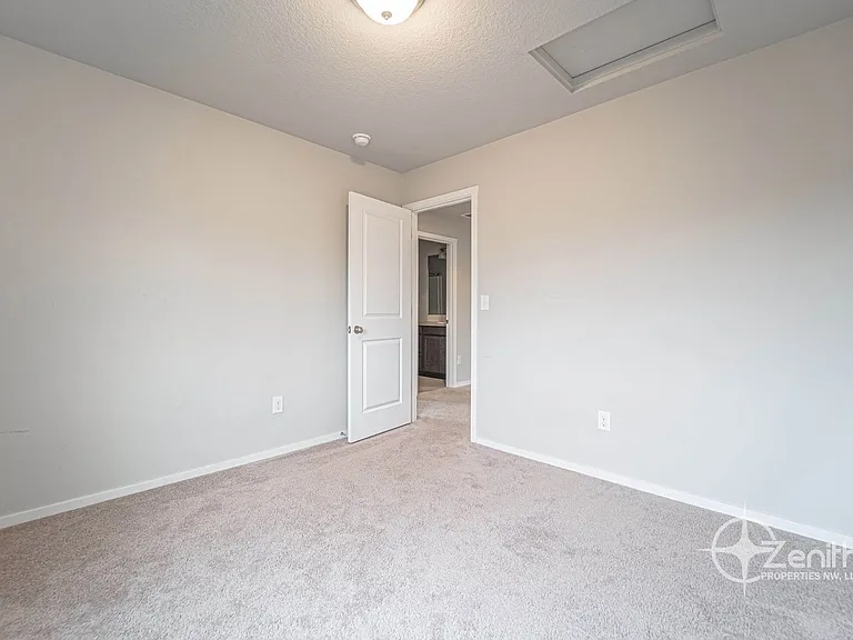 2608 S White Salmon Dr — Photo 29