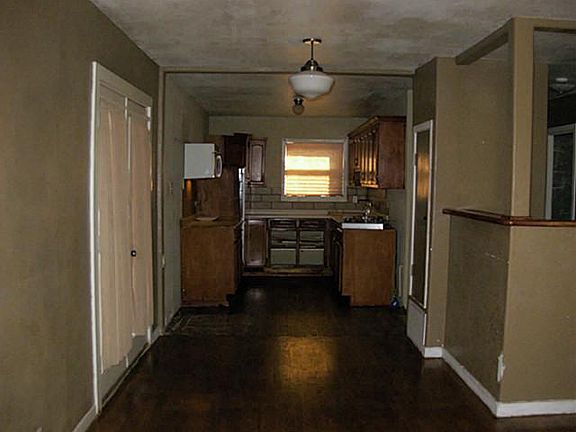 2nd image of 5860 Coleman St