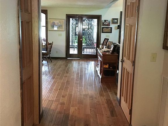 4th image of 25 Oak Tree Cir