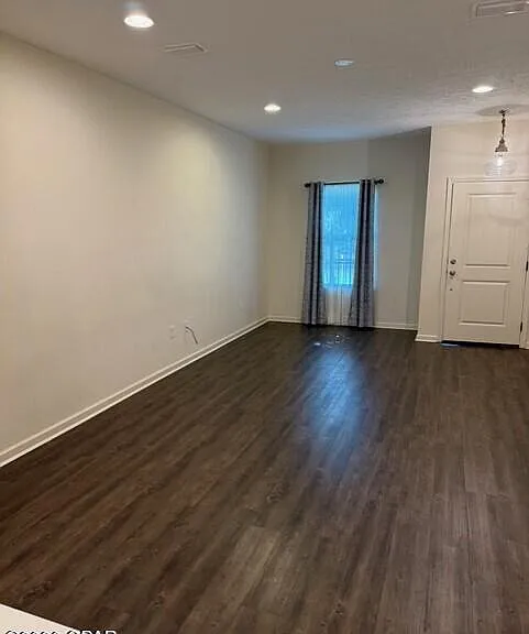 107 Fernwood St — Photo 3