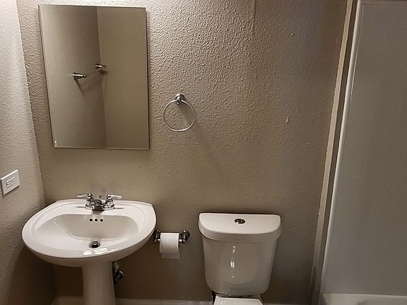 4th image of 908 W Sears St #908