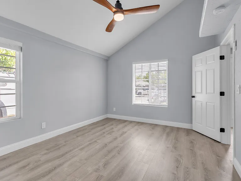 517 Rimmer Ave — Photo 17