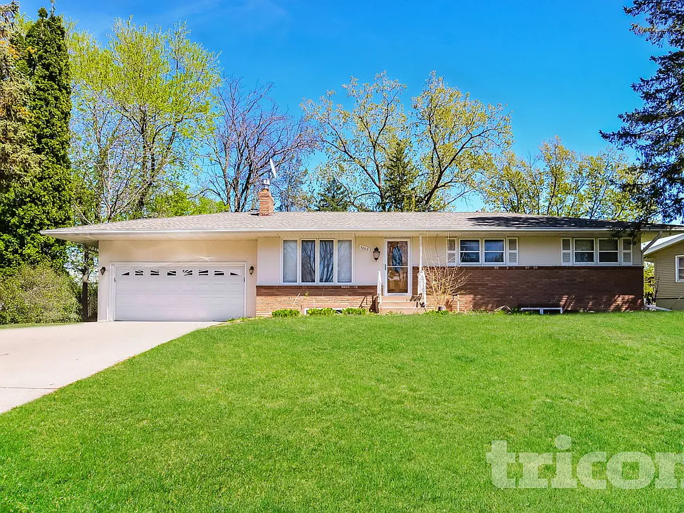 3068 Lydia Ct