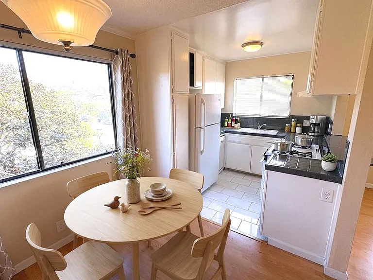 4436 Franklin Ave. Los Angeles, CA 90027 — Photo 15