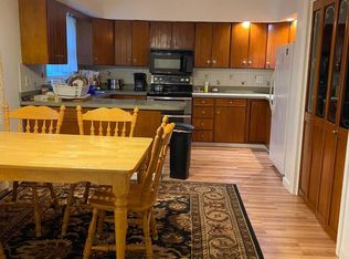 91 Hedgerow Dr, Shelburne, VT 05482