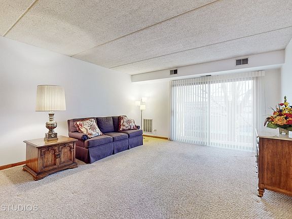 3rd image of 6455 W Belle Plaine Ave APT 205