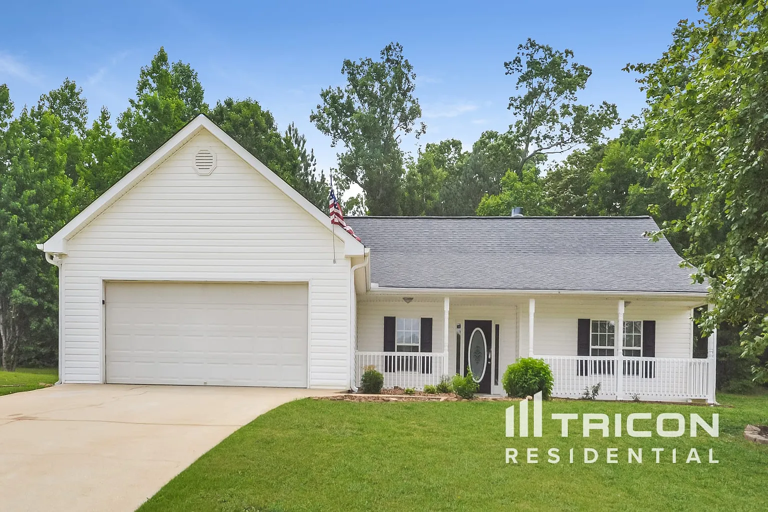 120 Stephens Dr photo 1