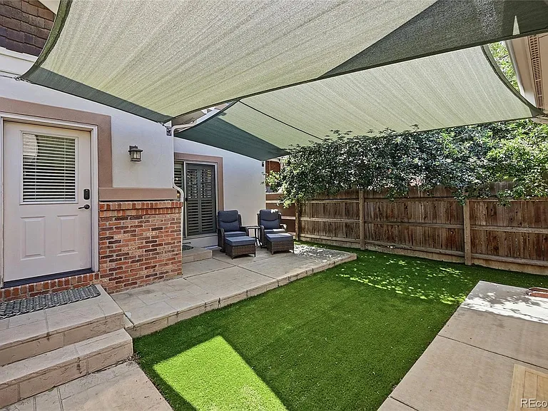 803 S Clarkson St — Photo 32