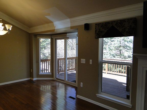 4th image of 40492 Lenox Park Dr