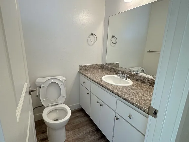 946 Tamarack Ln #9 — Photo 6