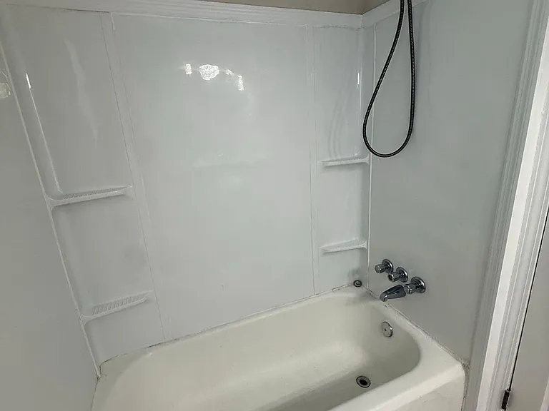 206 Queens Rd — Photo 11