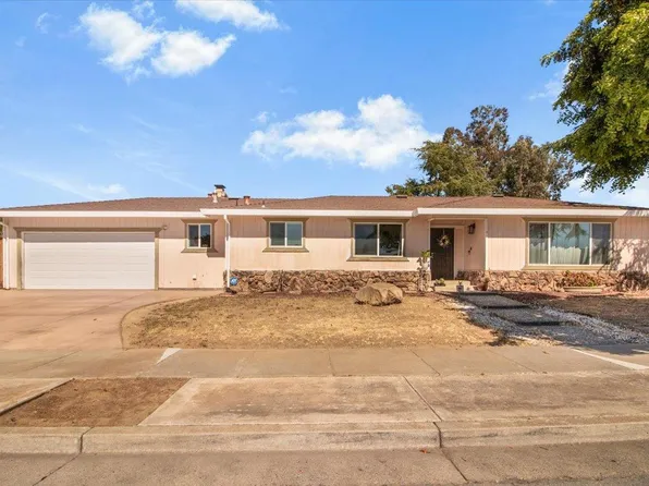 1651 Clearview Dr, Hollister, CA 95023